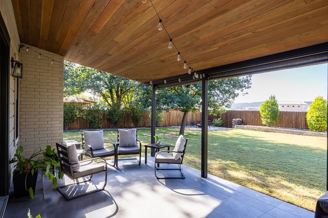 1821 Lois St, Kerrville, TX 78028