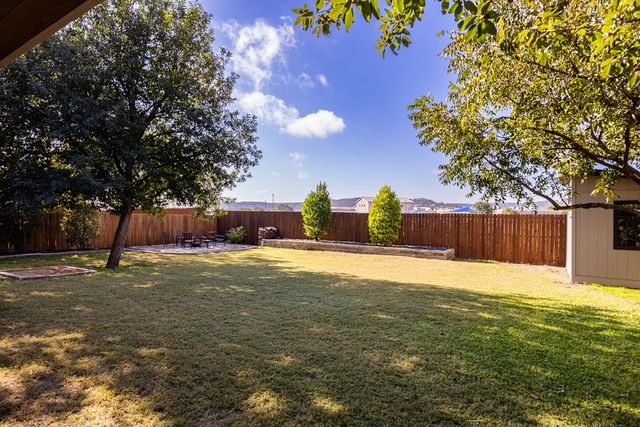 1821 Lois St, Kerrville, TX 78028