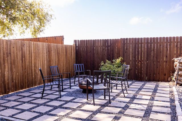 1821 Lois St, Kerrville, TX 78028