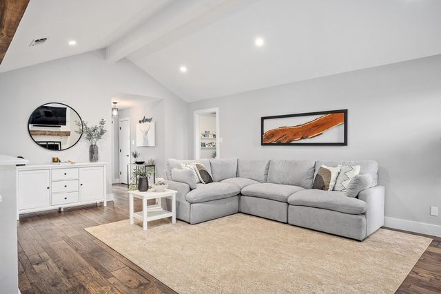 1821 Lois St, Kerrville, TX 78028