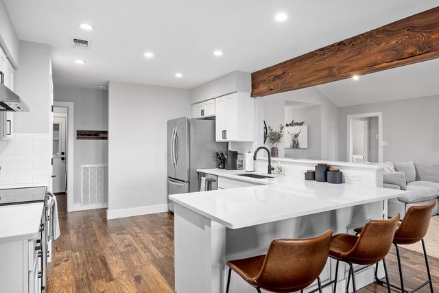 1821 Lois St, Kerrville, TX 78028