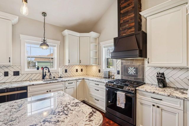 6711 Belmar AVENUE, Racine, WI 53402