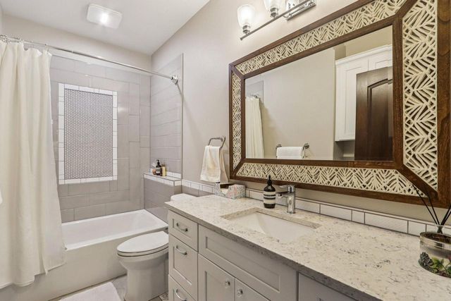 6711 Belmar AVENUE, Racine, WI 53402