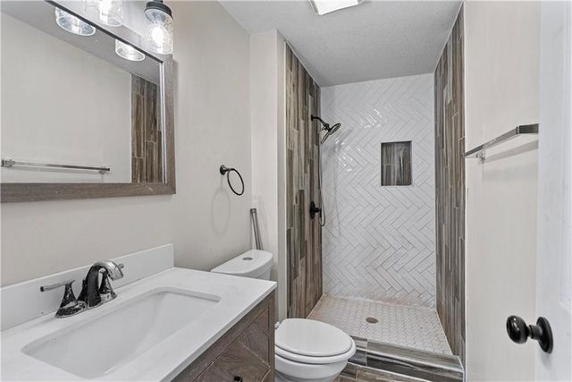 3868 E 59th Street, Kansas City, MO 64130