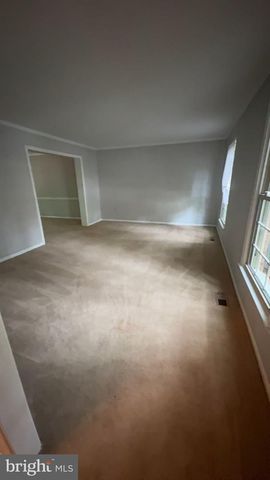 7421 SILVER PINE DR, Springfield, VA 22153