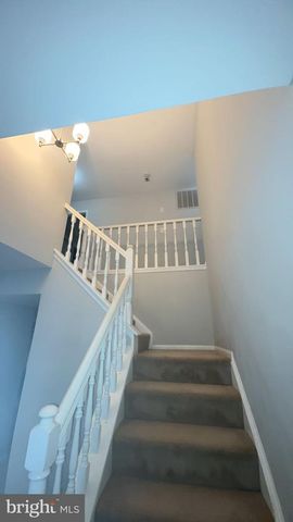 7421 SILVER PINE DR, Springfield, VA 22153