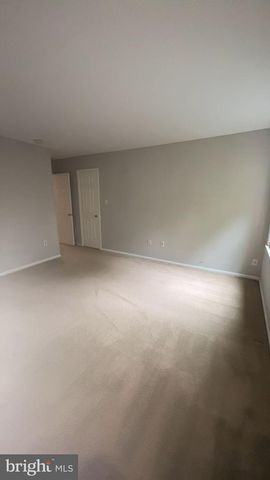 7421 SILVER PINE DR, Springfield, VA 22153