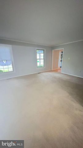 7421 SILVER PINE DR, Springfield, VA 22153