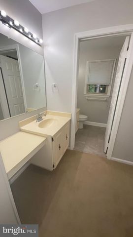 7421 SILVER PINE DR, Springfield, VA 22153