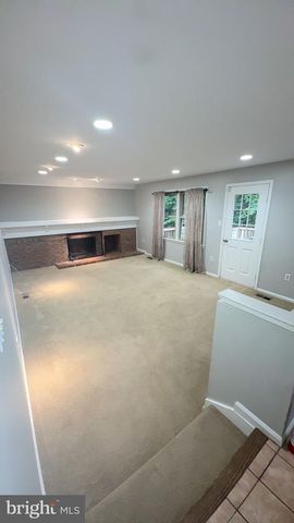 7421 SILVER PINE DR, Springfield, VA 22153