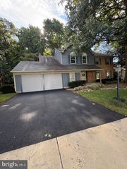 7421 SILVER PINE DR, Springfield, VA 22153