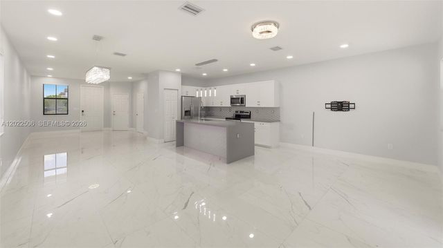 3567 W 110th Ter, Hialeah, FL 33018