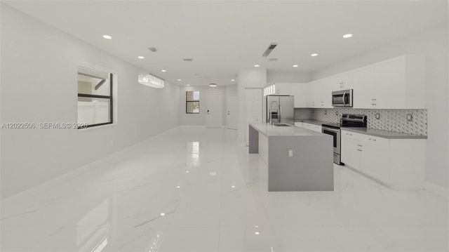 3567 W 110th Ter, Hialeah, FL 33018