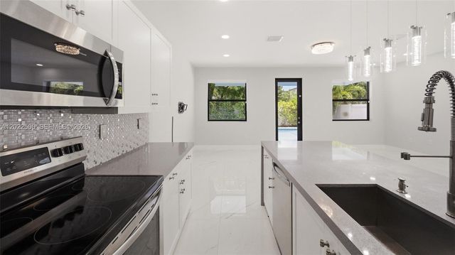 3567 W 110th Ter, Hialeah, FL 33018