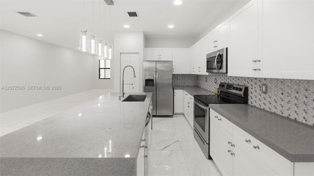 3567 W 110th Ter, Hialeah, FL 33018