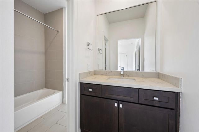 1317 W Clay Street, Houston, TX 77019