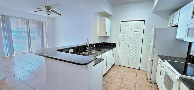 1000 Scotia Drive 106, Hypoluxo, FL 33462