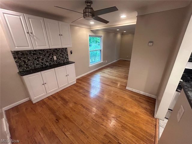 20825 Farnsleigh Road, Shaker Heights, OH 44122