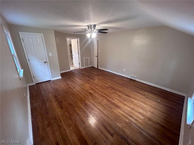 20825 Farnsleigh Road, Shaker Heights, OH 44122