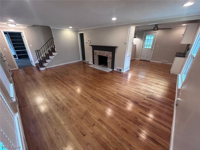 20825 Farnsleigh Road, Shaker Heights, OH 44122