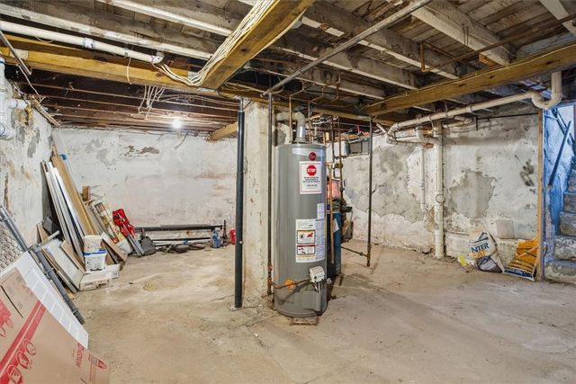 6 Bailey Court, Providence, RI 02909