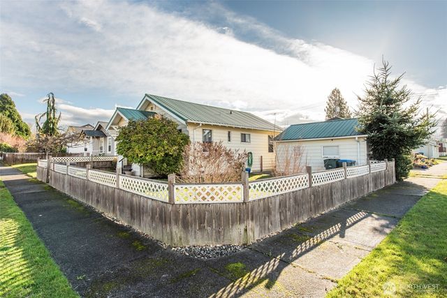 504 E 6th Street, Port Angeles, WA 98362
