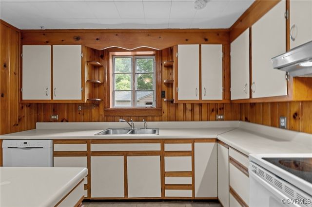 21613 Hudson St, Chesterfield, VA 23803