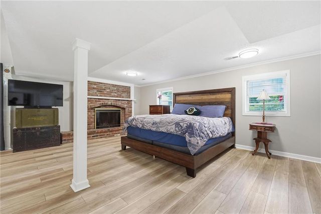 1010 E Langsford Road, Lee's Summit, MO 64063