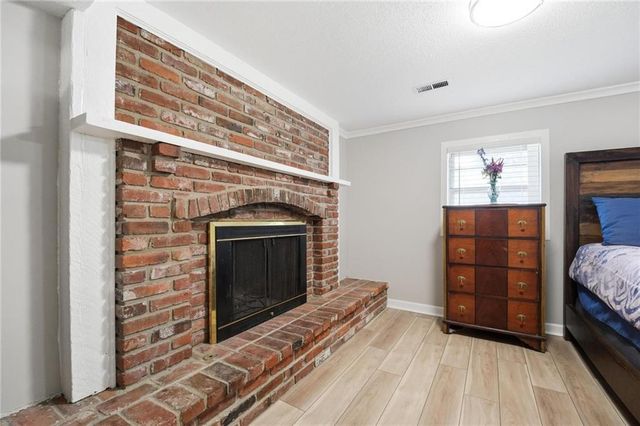 1010 E Langsford Road, Lee's Summit, MO 64063