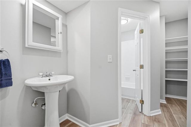 1010 E Langsford Road, Lee's Summit, MO 64063