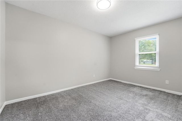 1010 E Langsford Road, Lee's Summit, MO 64063