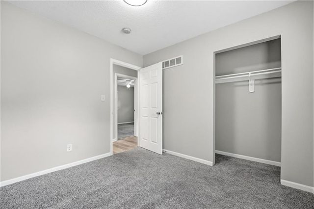 1010 E Langsford Road, Lee's Summit, MO 64063