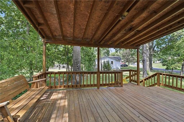 1010 E Langsford Road, Lee's Summit, MO 64063