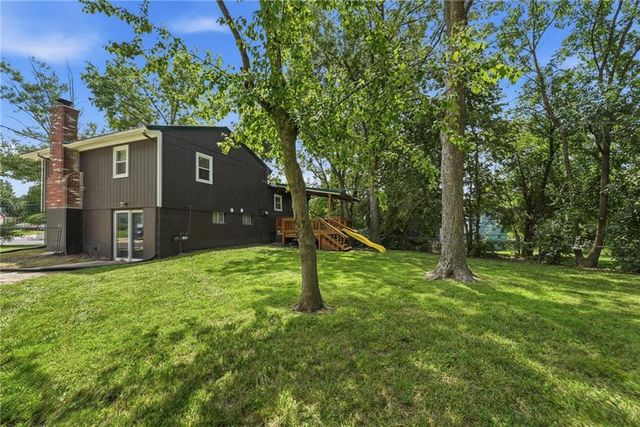 1010 E Langsford Road, Lee's Summit, MO 64063
