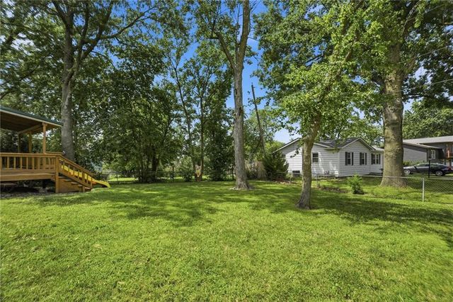 1010 E Langsford Road, Lee's Summit, MO 64063