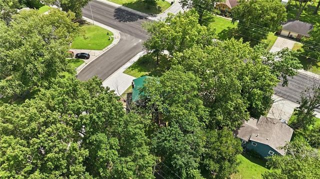 1010 E Langsford Road, Lee's Summit, MO 64063