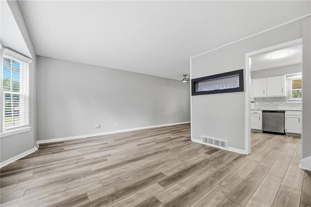 1010 E Langsford Road, Lee's Summit, MO 64063