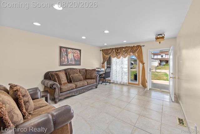 38134 Chatham Court, Sterling Heights, MI 48310