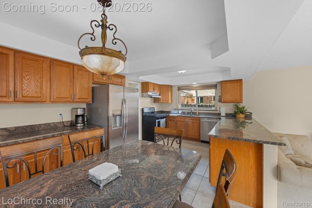 38134 Chatham Court, Sterling Heights, MI 48310