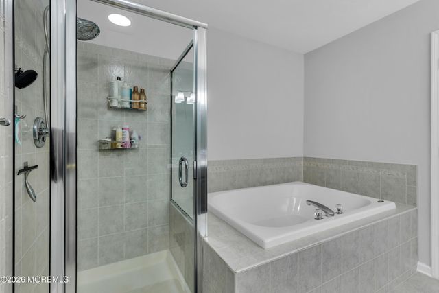 83 Ironwood Court, Middletown, NJ 07748