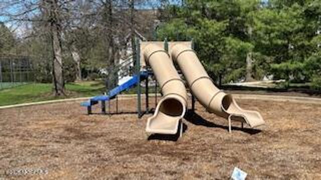 83 Ironwood Court, Middletown, NJ 07748