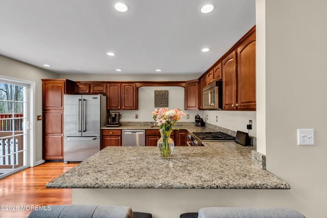 83 Ironwood Court, Middletown, NJ 07748