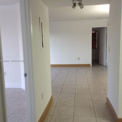 10755 SW 108th Avenue 201, Miami, FL 33176