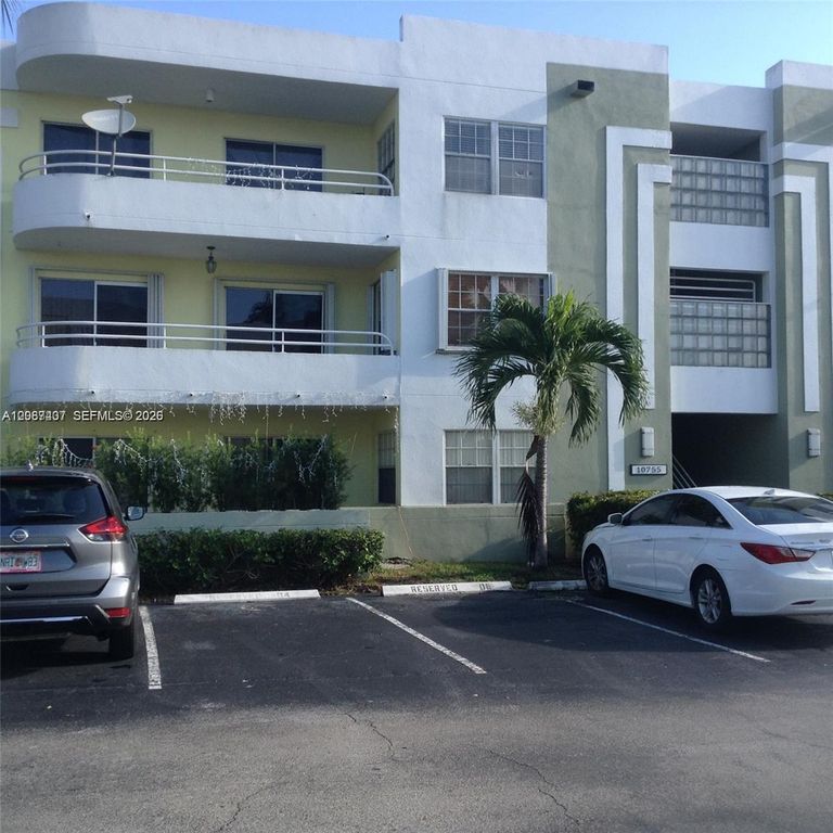 10755 SW 108th Avenue 201, Miami, FL 33176
