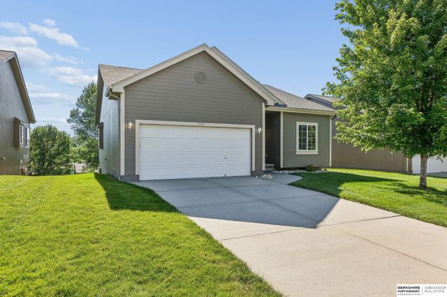 7515 N 77th Terrace, Omaha, NE 68122
