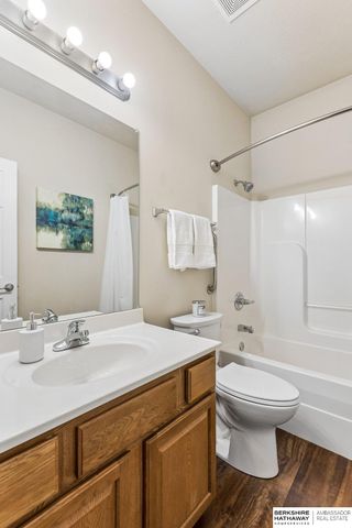 7515 N 77th Terrace, Omaha, NE 68122