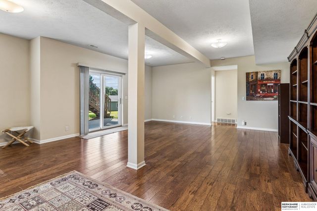 7515 N 77th Terrace, Omaha, NE 68122