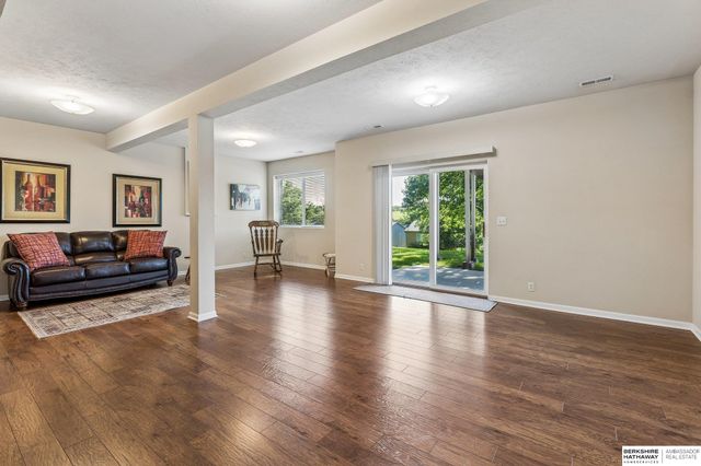 7515 N 77th Terrace, Omaha, NE 68122