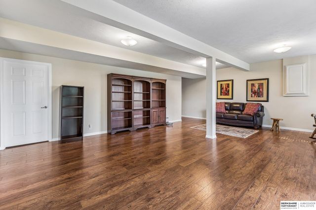 7515 N 77th Terrace, Omaha, NE 68122