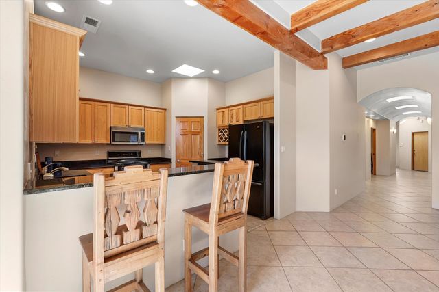 2020 Sydney Lane NW, Albuquerque, NM 87107